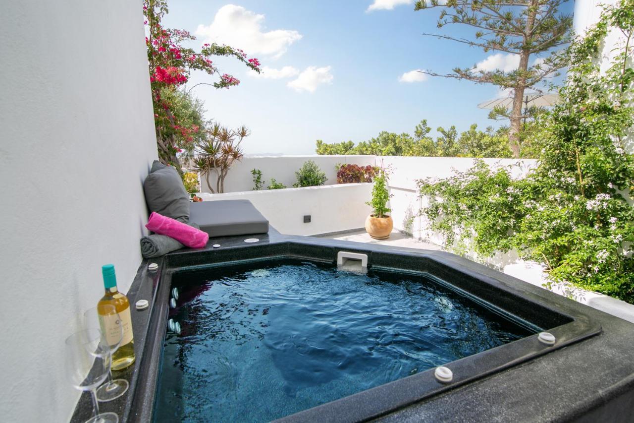 Sensia Luxury Studio With Hot Tub Oía Exterior foto